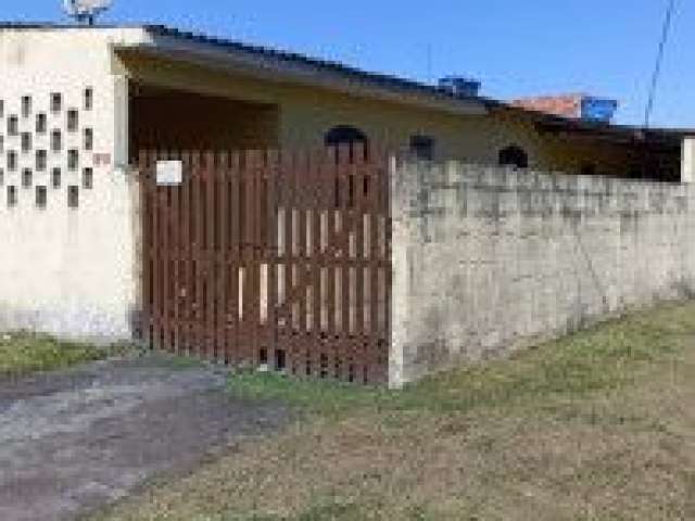 Casa no bairro Balneário Gaivota, em Itanhaém - localizado lado serra, em rua de terra.