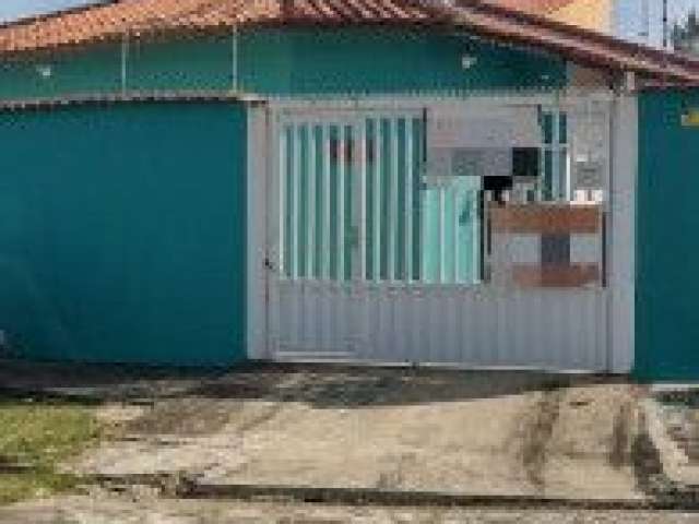 Casa no bairro Bopiranga, em Itanhaém - sendo lado praia à 1.500 metros do mar, em rua calçada.