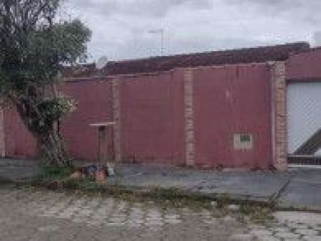 Casa + comércio no bairro Balneário Gaivota, em Itanhaém - sendo lado praia, em rua calçada.