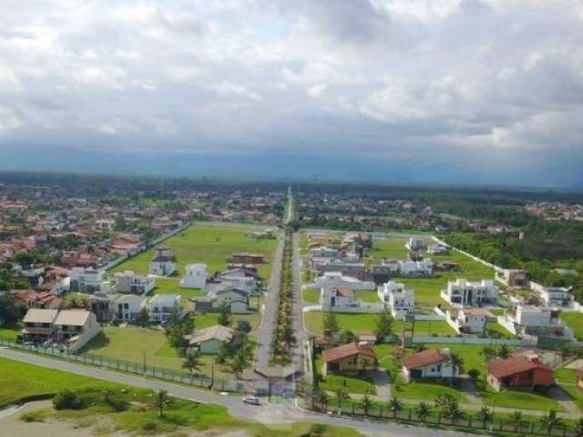 Ótimo terreno à venda no condomínio Belize no bairro Jardim Guacira, em Itanhaém ** Possui 300m² de área total.