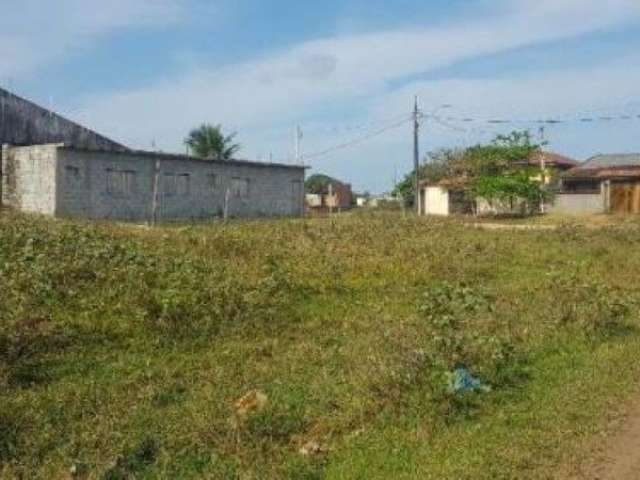 Terreno de esquina à venda no bairro Jardim Marambá, em Itanhaém.