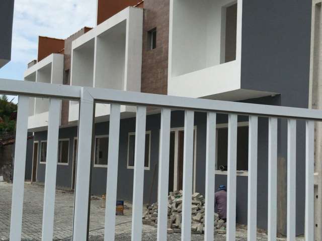 Casa em condomínio no bairro Belas Artes, em Itanhaém ** Localizada lado praia, em rua calçada.