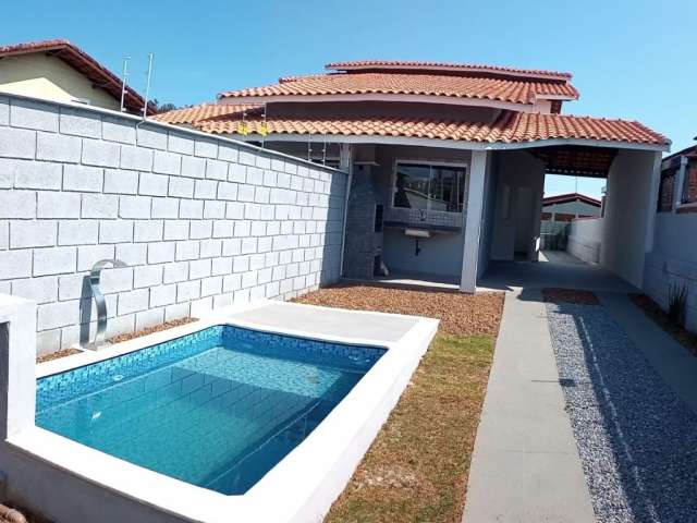 Casa nova com piscina a venda em Itanhaém - litoral sul de SP .