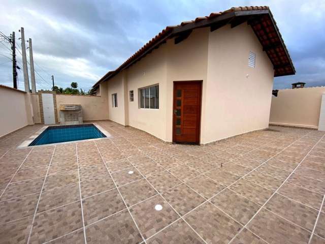 Casa nova com piscina a venda em itanhaem - litoral de sp.