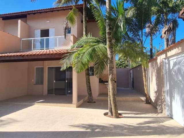 Casa no centro de itanhaém com 4 dormitórios e piscina