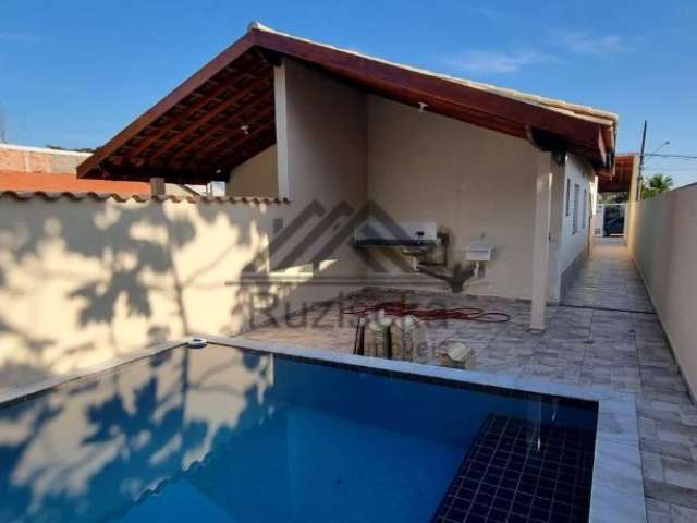 Casa nova com piscina a venda em itanhaem a 1200m do mar .