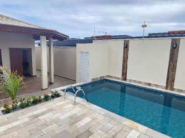 Casa nova com piscina á venda em itanhaém - 1200m do mar .