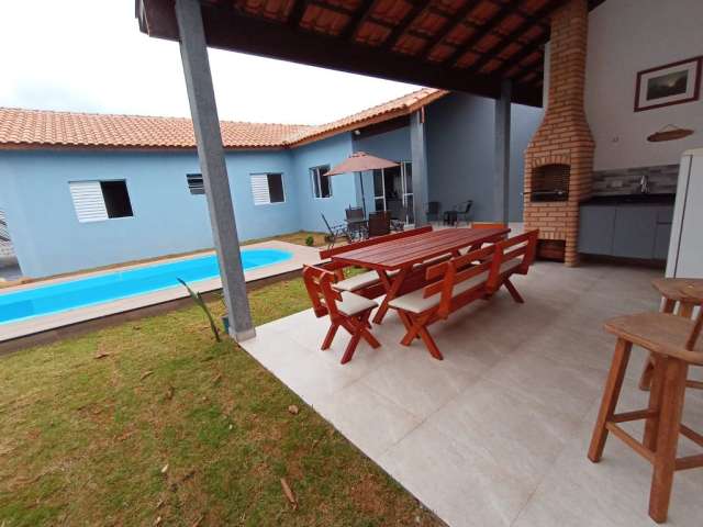 Casa com 4 dormitórios e piscina a venda em itanhaém/sp.