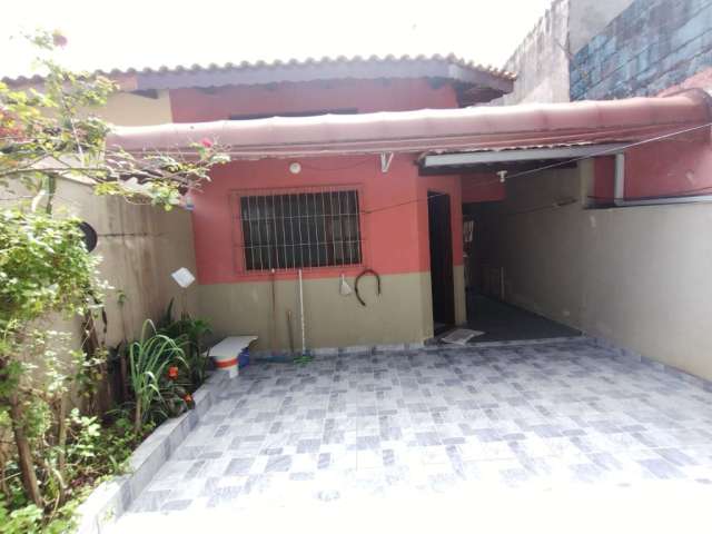 Casa á venda em Itanhaém, litoral sul de SP, 820m do mar