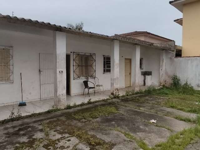 Casa a venda em Itanhaém , Jardim Mosteiro - 400m do mar