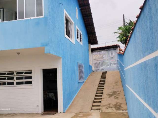 Casa com boa localização e espaço em itanhaém/sp -litoral sul .