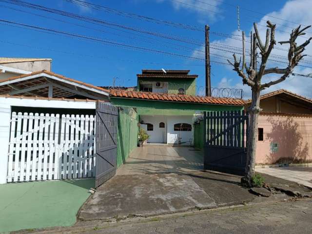 Casa a venda no bairro satélite , ao lado do centro de itanhaém - sp