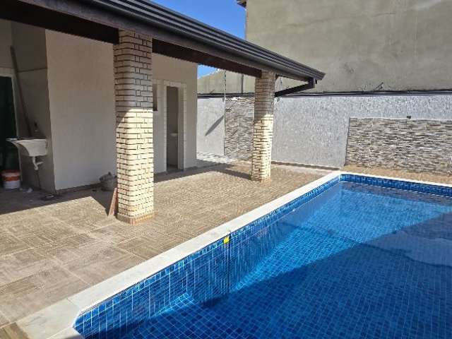 Casa nova lote inteiro com piscina , lado praia em itanhaém- 1000m do mar