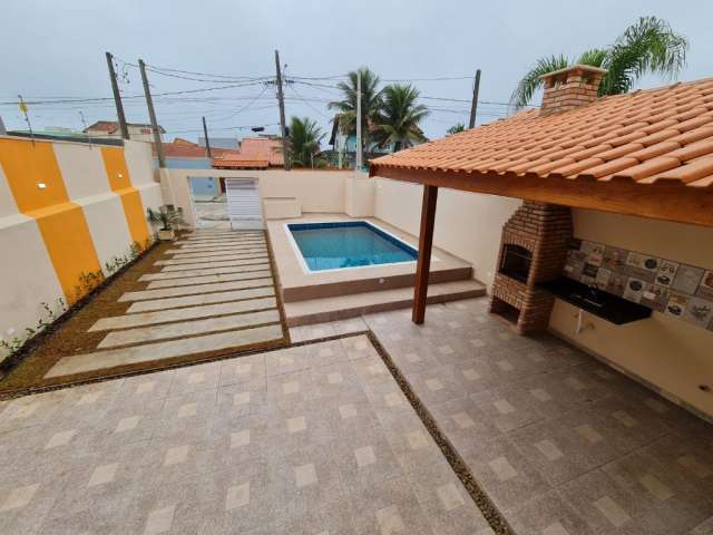 Casa Sobreposta com piscina á 200m do mar - Itanhaém/SP.