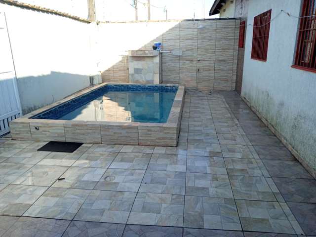 Casa com piscina no bairro Cibratel II - 03 dormitórios - Itanhaém /SP.