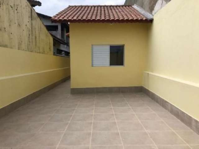 Excelente casa localizada no bairro Nova Itanhaém