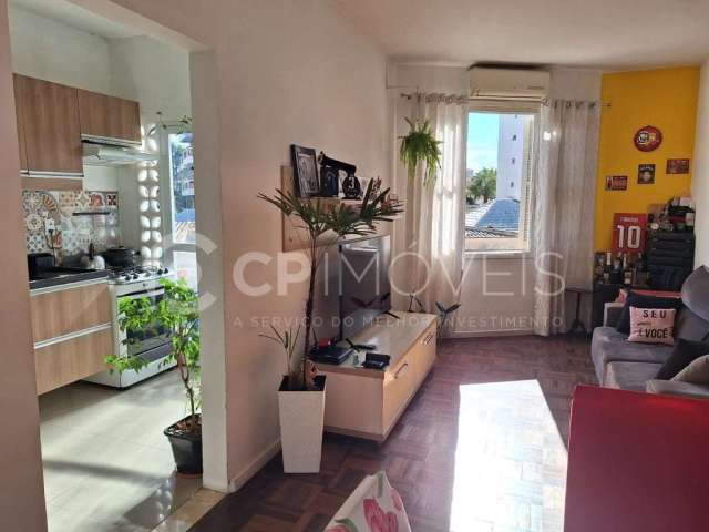 Apartamento com 02 dormitórios perto de praça