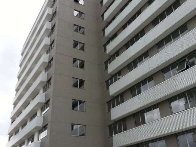 Sala   em Centro Comercial com duas Janelas