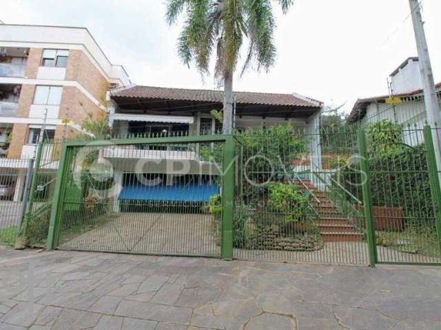 Casa com 3 quartos à venda na Rua Porto Seguro, 345, Vila Ipiranga, Porto Alegre, 320 m2 por R$ 848.000