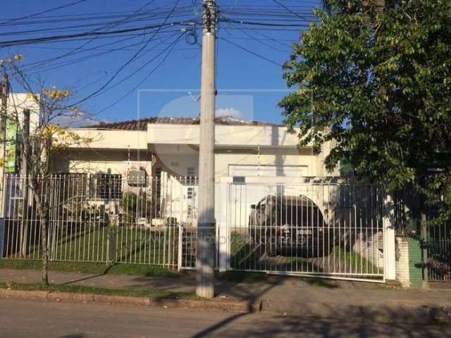 Casa à venda na Bogota, 225, São Sebastião, Porto Alegre, 180 m2 por R$ 850.000