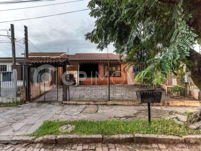 Casa com 4 quartos à venda na Praca Francisco Ozanam, 76, Jardim São Pedro, Porto Alegre, 144 m2 por R$ 890.000