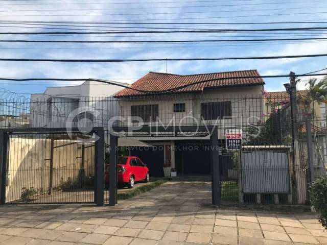 Casa ampla à venda no Jardim São Pedro, Porto Alegre