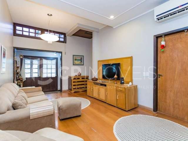 Casa com 3 quartos à venda na Rua Roque Calage, 845, Passo da Areia, Porto Alegre, 150 m2 por R$ 900.000