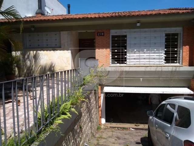 Casa à venda em Chácara das Pedras - POA