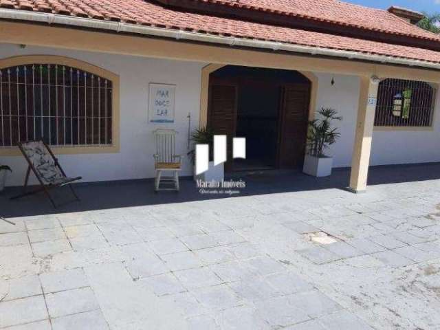 Casa ISOLADA com 3 suítes e vaga para 10 carros em Praia Grande SP.