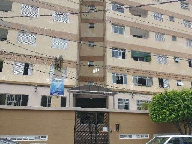 Amplo apartamento no térreo,  em Praia Grande a 100 metros da praia.