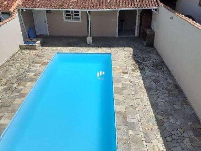 Lindo sobrado de 3 dormitórios e piscina em Praia Grande SP.