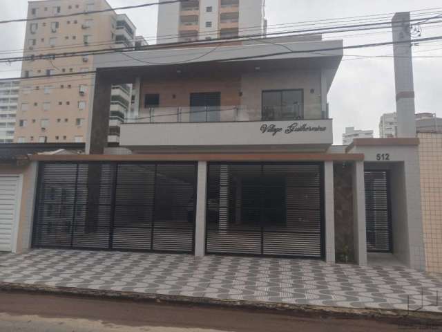 Casa em Condomínio na Guilhermina em Praia Grande SP.