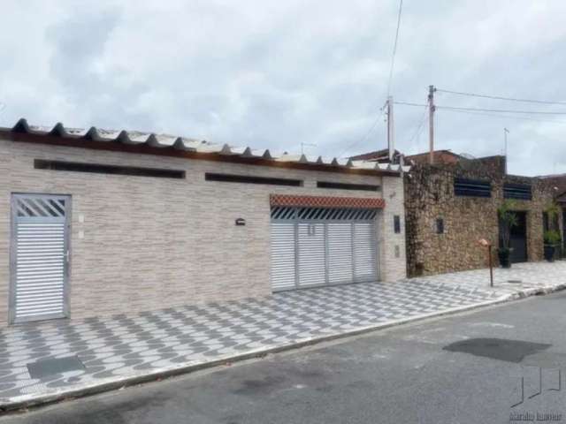 Casa com 5 quartos à venda na Rua Franklin Alves de Moura, 910, Vila Antártica, Praia Grande, 215 m2 por R$ 585.000