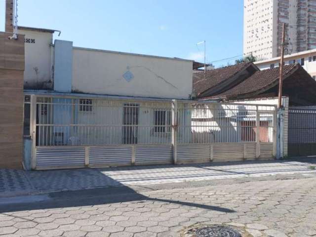 Casa em Condomínios na Guilhermina em Praia Grande SP.