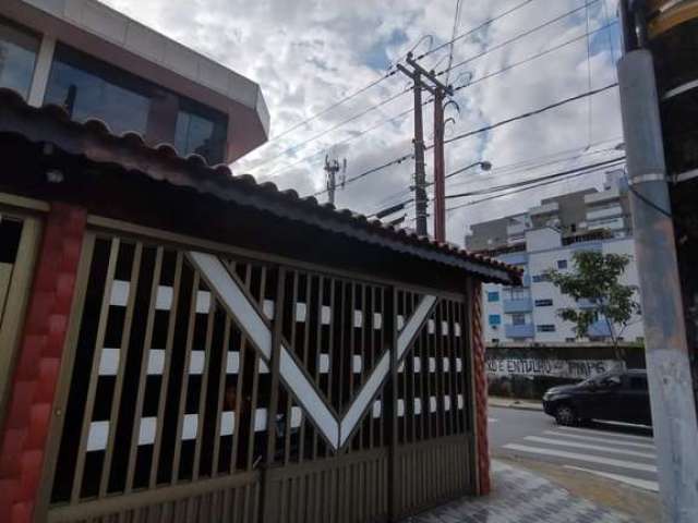 Imperdível! Casa à venda em Praia Grande-SP, Canto do Forte, com 3 quartos, 1 suíte e 10,70m² de área.