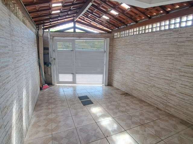 Imperdível Casa à Venda em Praia Grande-SP, Bairro Caiçara: 2 Quartos, 2 Suítes, 1 Sala, 3 Banheiros, 1 Vaga, 80m².