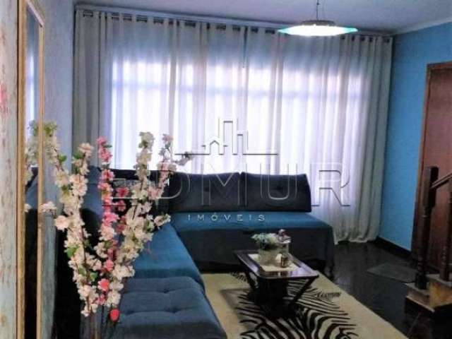 Casa com 2 quartos à venda na Vila Scarpelli, Santo André  por R$ 690.000