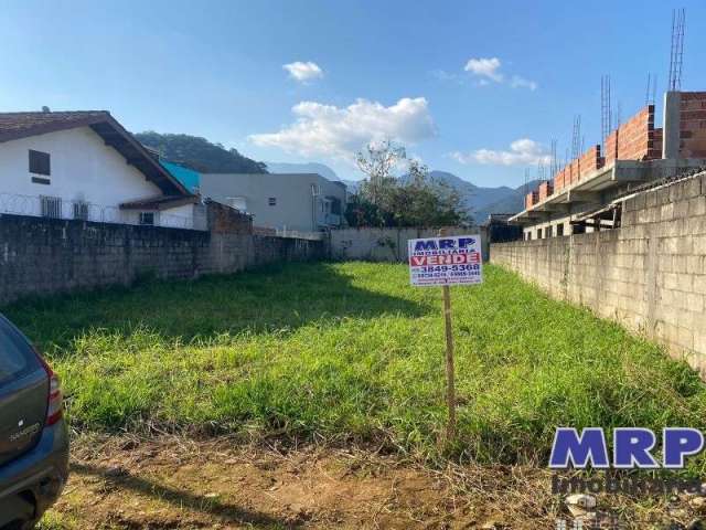 Terreno a venda em Ubatuba, no bairro da Maranduba a 900 metros da praia, com escritura !