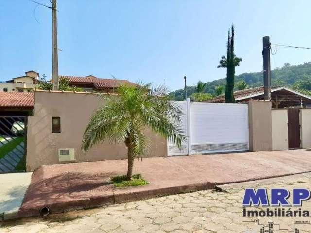 Casa em Ubatuba a 350 metros da praia das Toninhas!