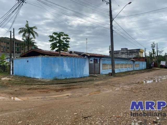 Casa a venda em Ubatuba a 750 metros da praia do sapê, com 4 dormitórios, oportunidade !