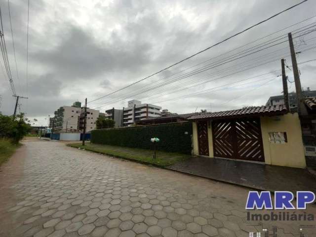 Ótima casa em Ubatuba, com 2 suítes, aproximadamente 400 metros da Praia Grande!