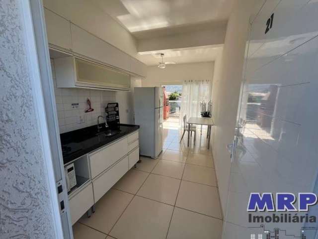 Apartamento à venda em Ubatuba-SP, Praia do Sapê, com 3 quartos. Localizado à 50 metros da praia.