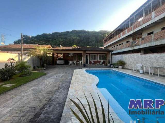 Casa à venda em Ubatuba-SP, bairro Lagoinha: 4 quartos, 1 suíte, 2 salas, 3 banheiros, 5 vagas de garagem, 207,50 m².