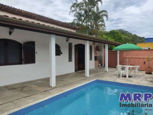 Casa com piscina à venda em Ubatuba. Bairro Sertão da Quina. 2 quartos.