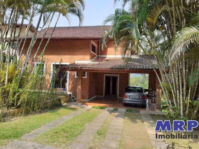 Praia da Lagoinha em Ubatuba. Casa em condomínio fechado. Com excelente terreno.