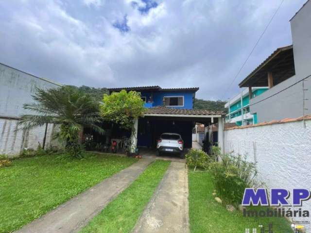 CA00635 - Duas casas a venda em Ubatuba a 1,5 km da Praia da Maranduba.