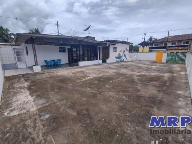 Casa com 4 dormitórios na praia da Maranduba, com escritura, aceita financiamento bancário