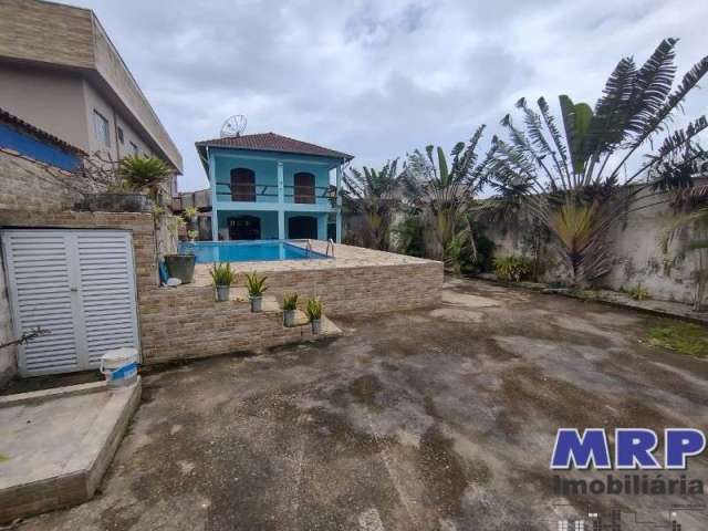 Casa com piscina à venda em Ubatuba. Praia do Sapê. 3 dormitórios.