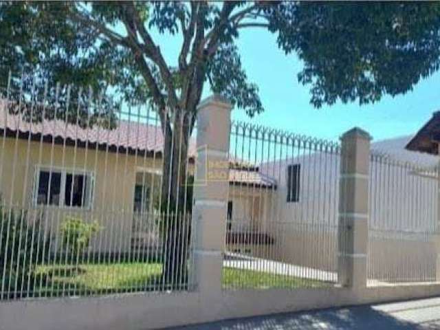 Casa com 3 quartos, 360m², à venda em Caxias do Sul, Santa Fé