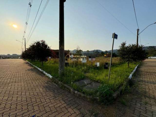 Terreno de Esquina À Venda no Residencial da Montanha em Dois Irmãos/RS